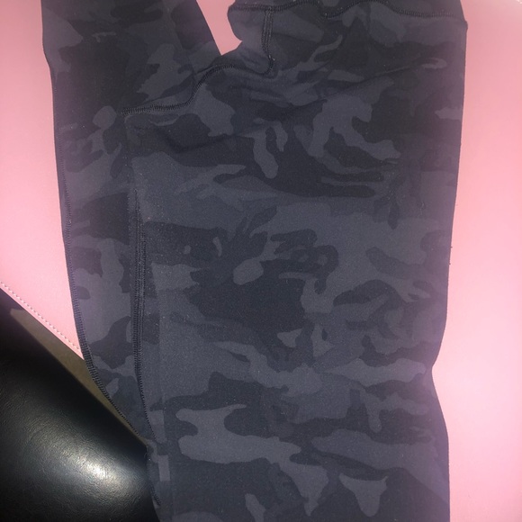 🚫SOLD🚫Lululemon Align 28” Incognito Camo Grey🍋 - Picture 6 of 8